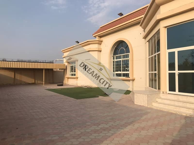 * Villa for rent suitable for any commercial activity or family housing in the Al Jarf area, an area of 15,000 feet, consisting of 9 rooms