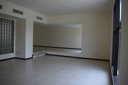 Spacious Open Plan Living Spacious Open Plan Living