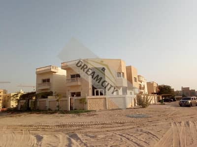 * Villa for rent, very clean, 5000 feet, full stone, corner of two streets, with a large swimming pool
