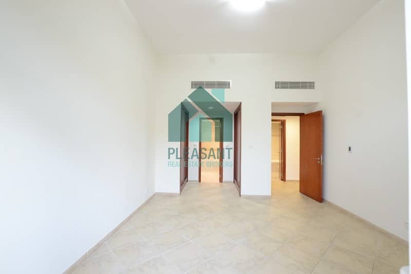 Ground Floor Close Kitchen Garden View Bright 2BR Apt. Ground Floor Close Kitchen Garden View Bright 2BR Apt.