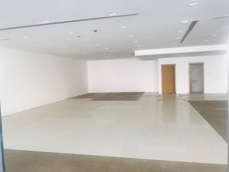 42 Shop for rent in Karama