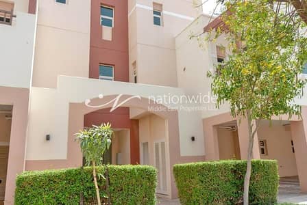 Studio Apartment w/ Rental Back and Pool View Studio Apartment w/ Rental Back and Pool View