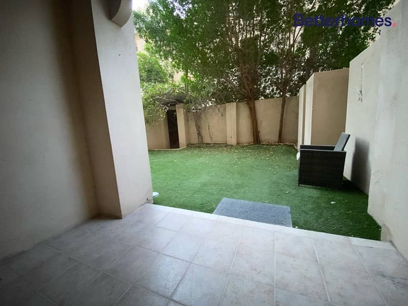 PRIVATE GARDEN| LARGE LAYOUT| COMMUNITY