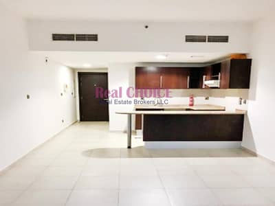 Fabulous flat in front of metro with less price Fabulous flat in front of metro with less price