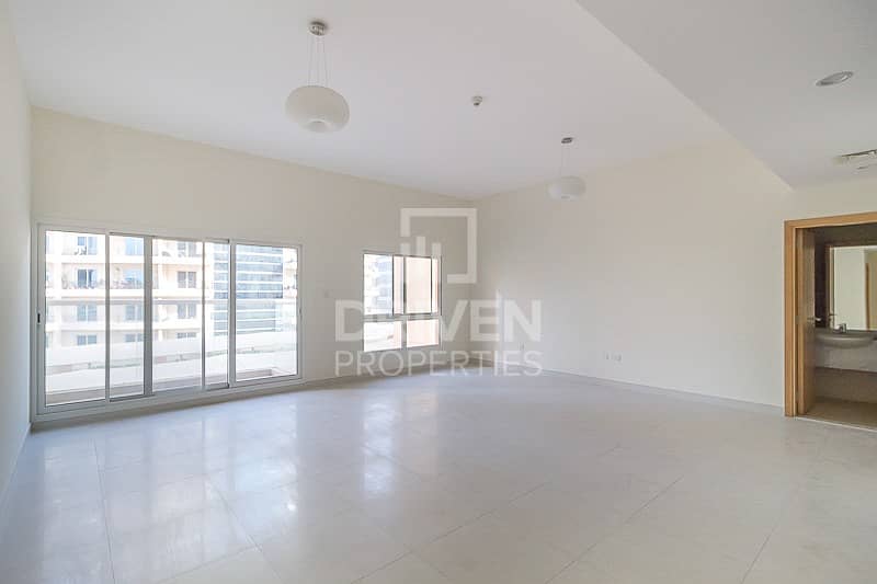 Spacious  2 bed Apt and Well-maintained Unit