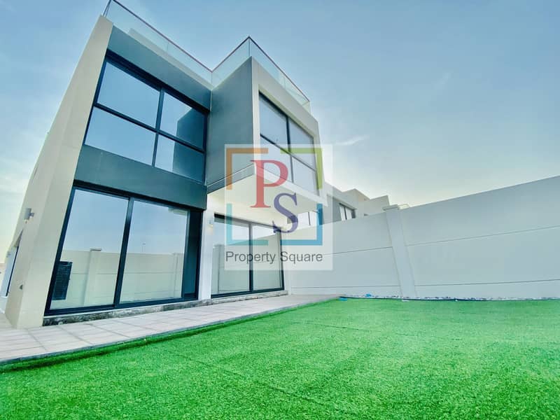 Hot Deal 5BR Villa with Big Terrace and Garden Hot Deal 5BR Villa with Big Terrace and Garden