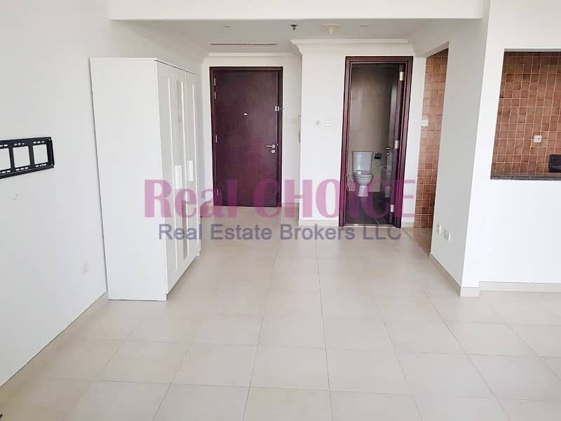 Amazing flat in front of bus station with less price