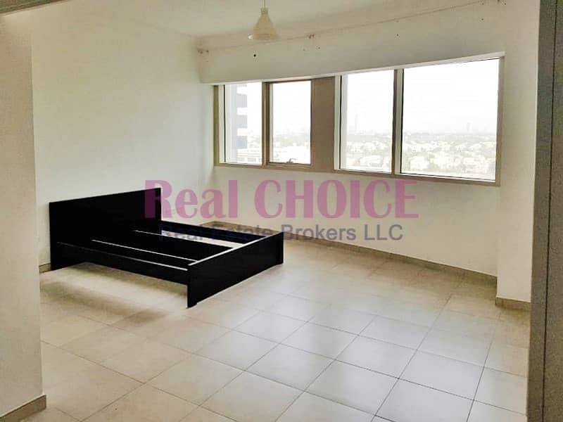 6 Amazing flat in front of bus station with less price