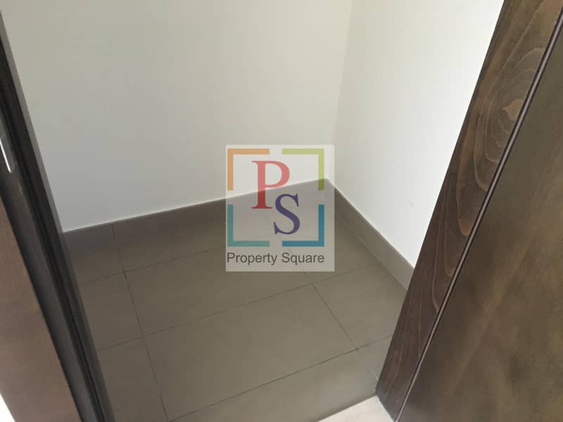 26 Beautiful Fully Furnished 3BR+Maidroom Apartment with Big Balcony
