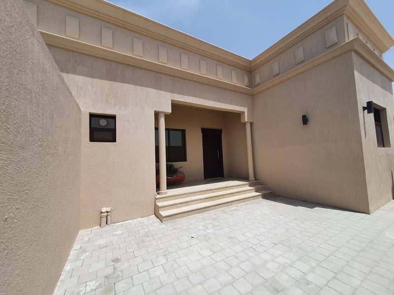 شقة في مدينة محمد بن زايد 3 غرف 100000 درهم - 4747594