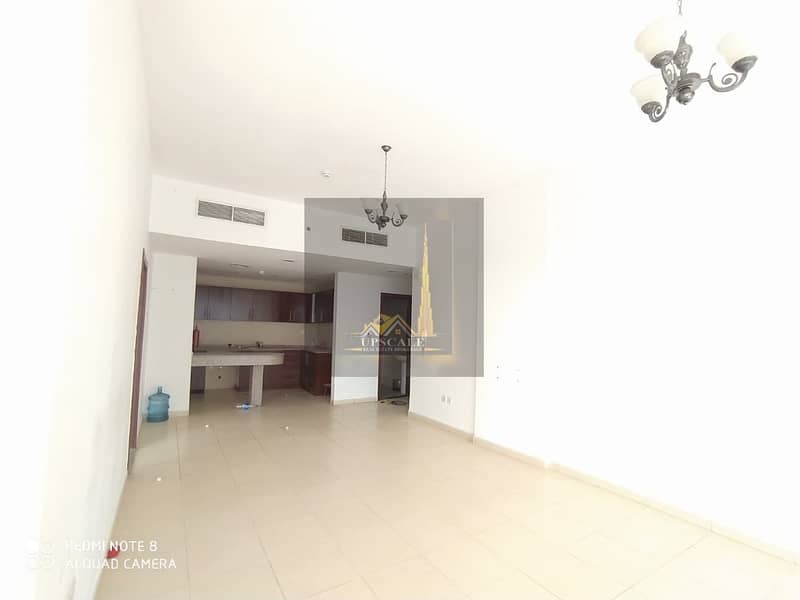 7 EXCLUSIVE OFFER SPACIOUS 1 BHK APT FOR 380K IN DUBAILAND