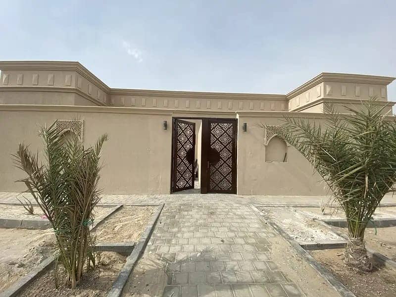 BRAND NEW ELEGANT 3 BEDROOMS HALL WITH YARD AND MAID ROOM PRIVATE ENTRANCE MOLHAQ FOR RENT 100K