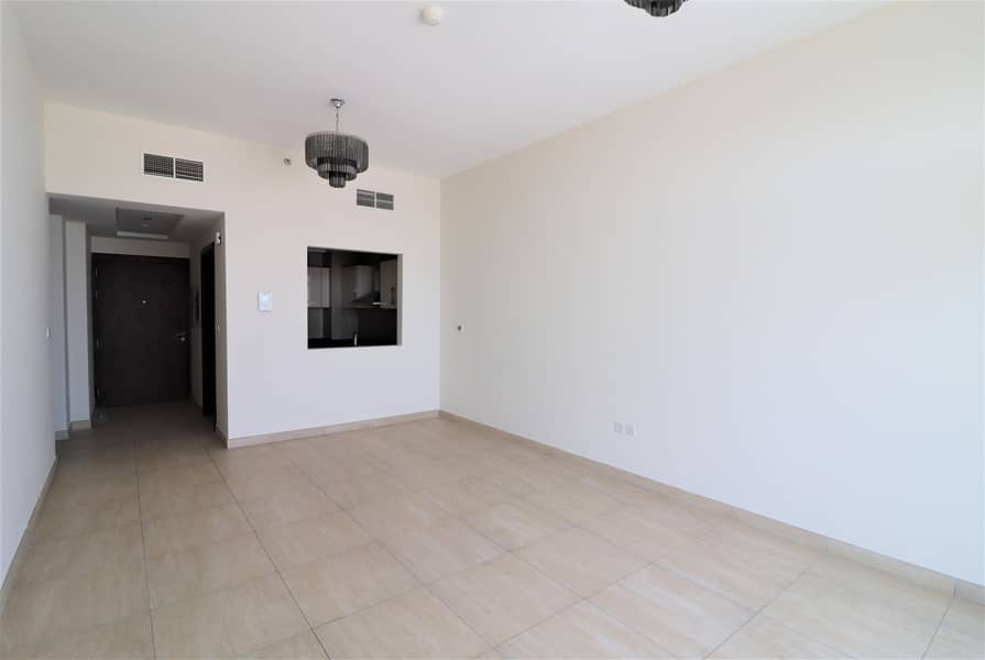 Near Metro/Spacious Bedrooms/Chiller Free Near Metro/Spacious Bedrooms/Chiller Free