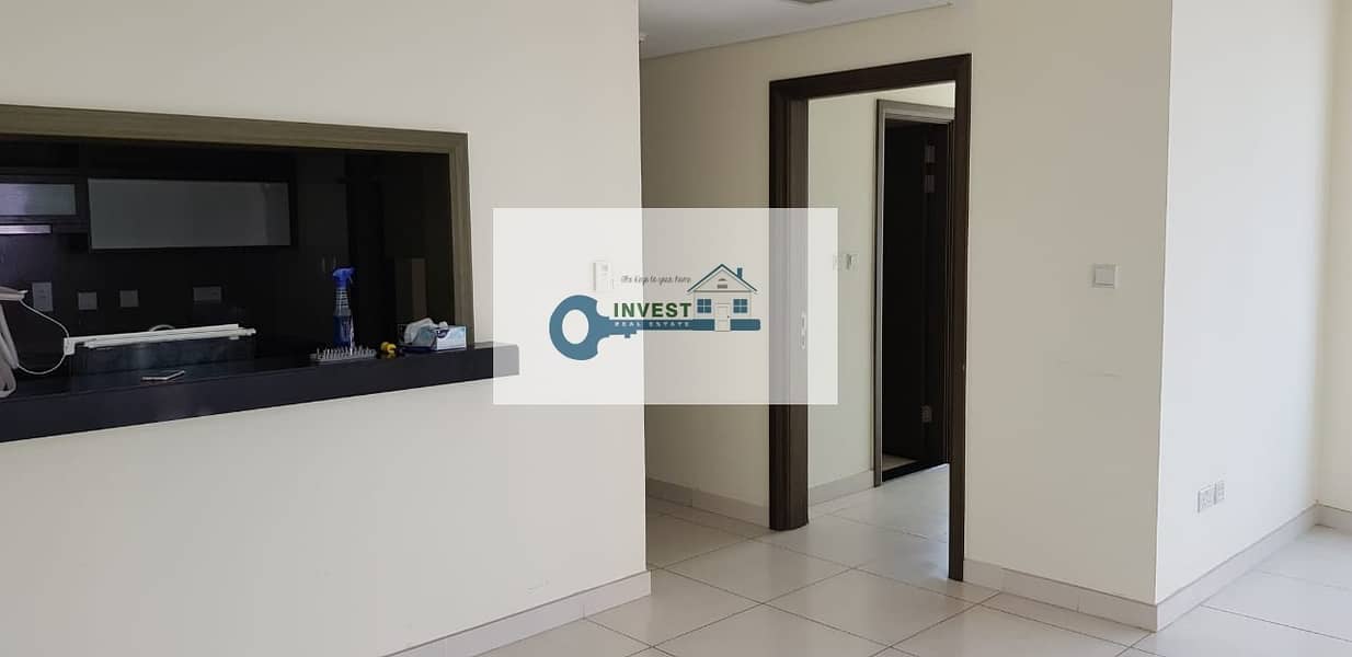 1bed room near metro near Emaar squre chiller free call for viewing