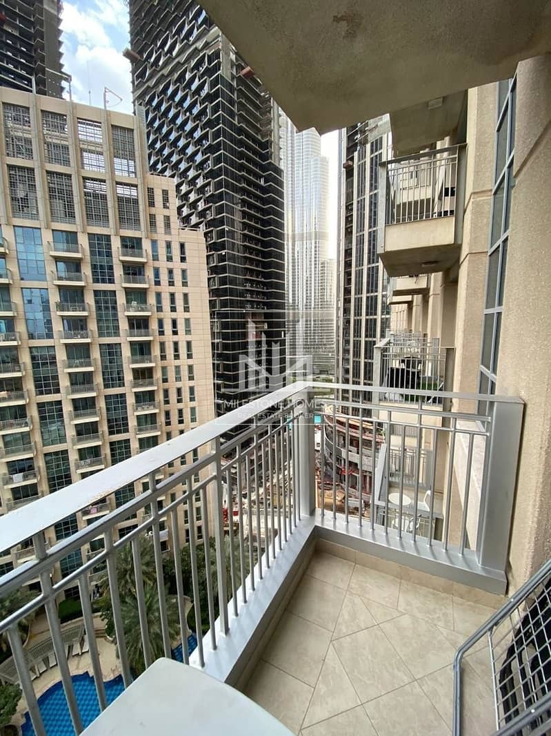 3 1 Bed + Study for Rent with Pool view in Standpoint.