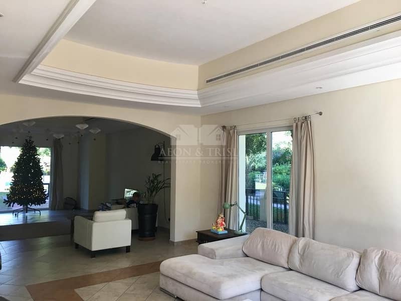 Large Plot | End-unit | 5 Bed | Family Villa Large Plot | End-unit | 5 Bed | Family Villa
