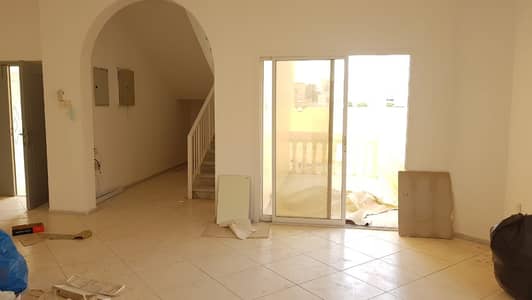 *** Commercial / Residential – Spacious 4BHK Duplex Villa with garden space in Al Sabkha area, Sharjah *** Commercial / Residential – Spacious 4BHK Duplex Villa with garden space in Al Sabkha area, Sharjah