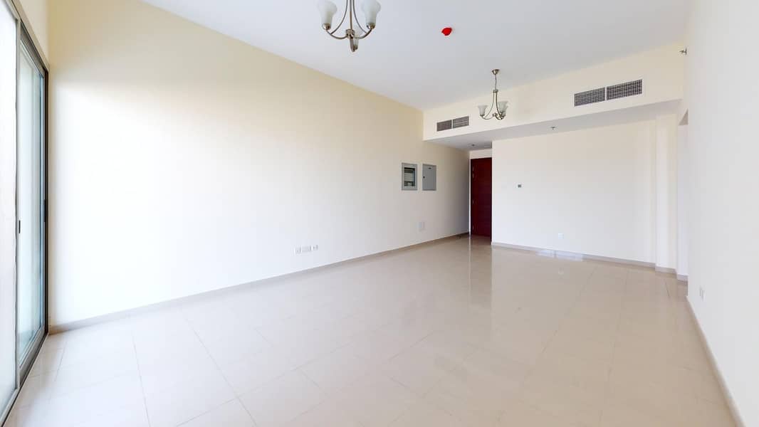 Balcony | Spacious closed kitchen | Rent online