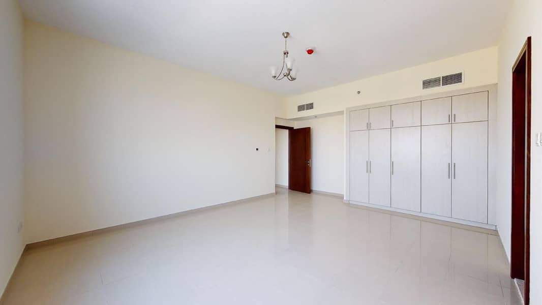 Brand new | Spacious balcony | Rent online