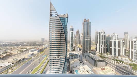 High rise | City views | Shared outdoor pool High rise | City views | Shared outdoor pool
