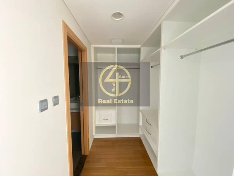 17 Hot Deal! Luxurious 2 Bedroom Apartment!