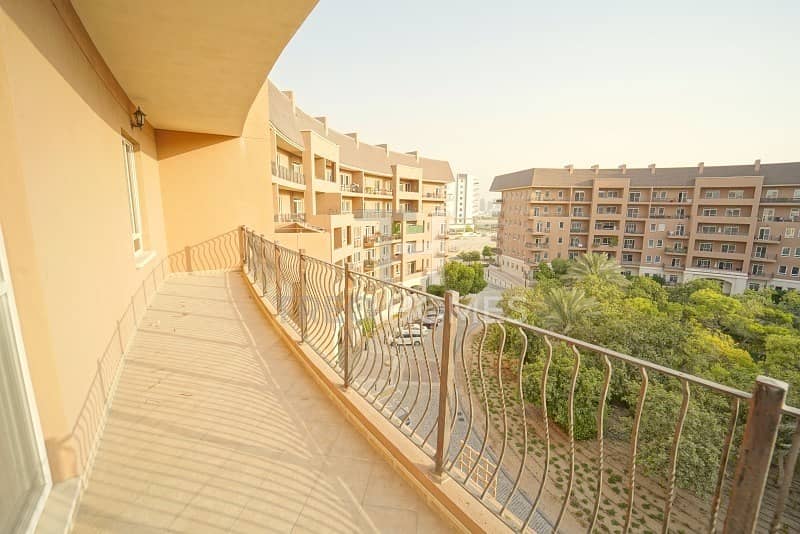 Huge Balcony | Amazing Condition | V.O.T Huge Balcony | Amazing Condition | V.O.T