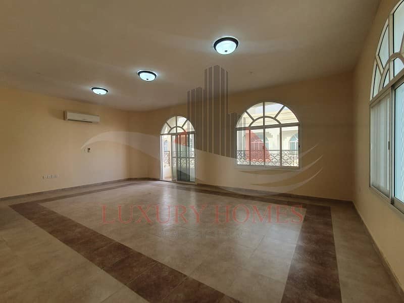 Stunning Spacious First Floor Apartment Near Mall Stunning Spacious First Floor Apartment Near Mall
