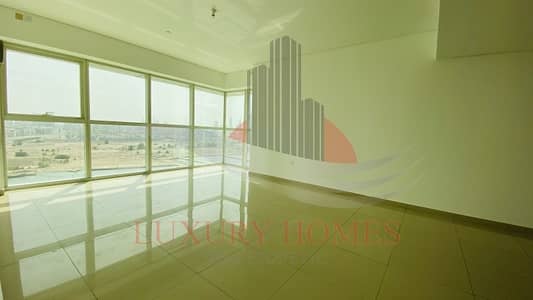 Fascinating highly commodious Sea View Apt Fascinating highly commodious Sea View Apt