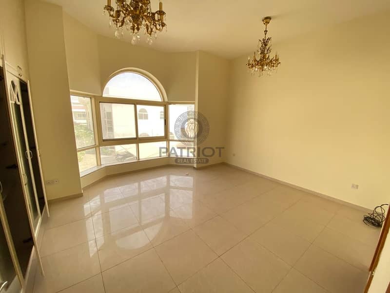 8 CLOSE TO LA MER 5BR MAIDS SHARED POOL COMPOUND IN JUMEIRAH 1