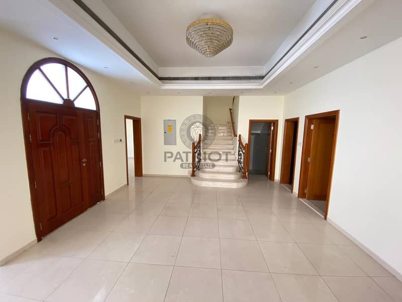 9 CLOSE TO LA MER 5BR MAIDS SHARED POOL COMPOUND IN JUMEIRAH 1
