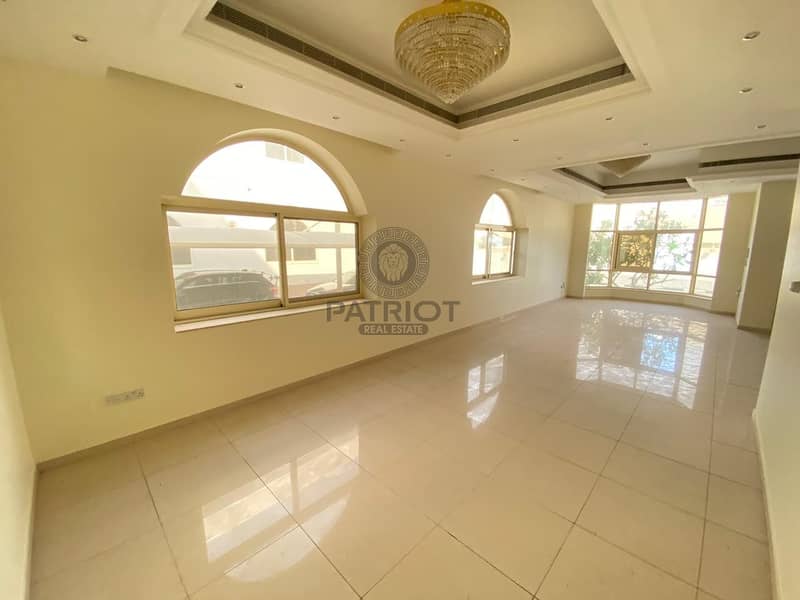 19 CLOSE TO LA MER 5BR MAIDS SHARED POOL COMPOUND IN JUMEIRAH 1