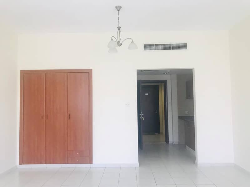 France Cluster Studio AED 17,000 Yearly Rent
