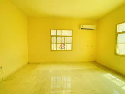 Its A Neat & Clean Ground Floor Flat With Wardrobe Its A Neat & Clean Ground Floor Flat With Wardrobe