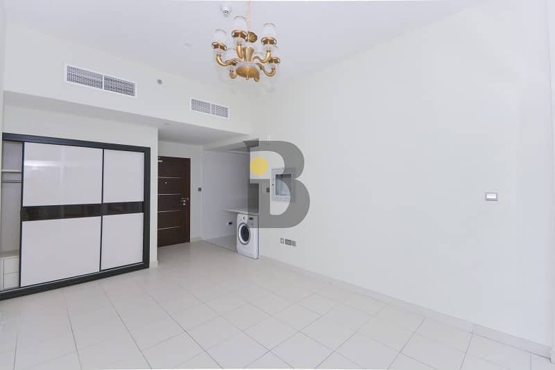 Compact Studio with Contemporary Kitchen in Studio City Compact Studio with Contemporary Kitchen in Studio City