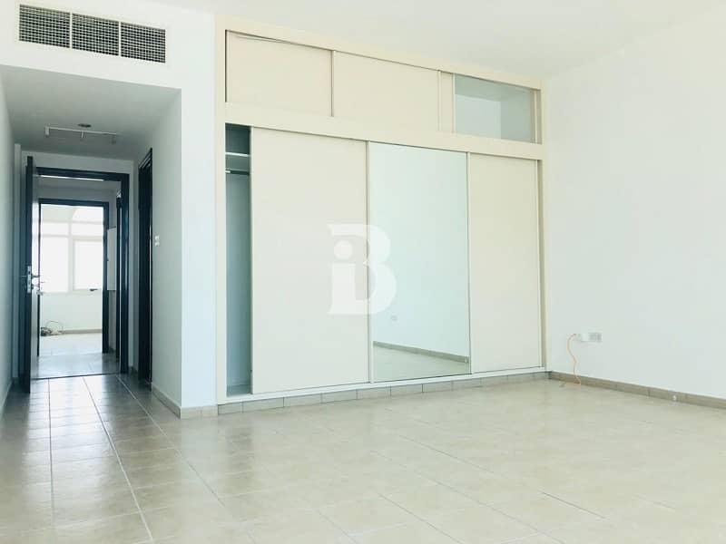 8 Great Location l 4 bed + Maid l Safa 1