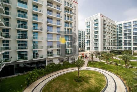 Affordable 2 bedroom with 2 parkings and a garden view Affordable 2 bedroom with 2 parkings and a garden view