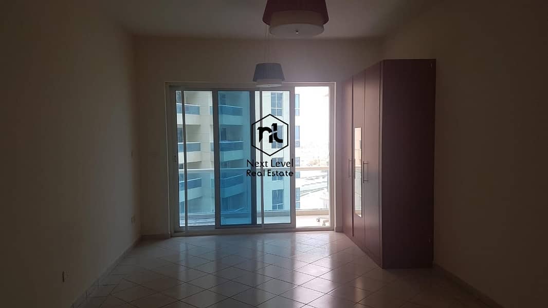 with out parking large studio with balcony in 4 or 06 cheques with out parking large studio with balcony in 4 or 06 cheques