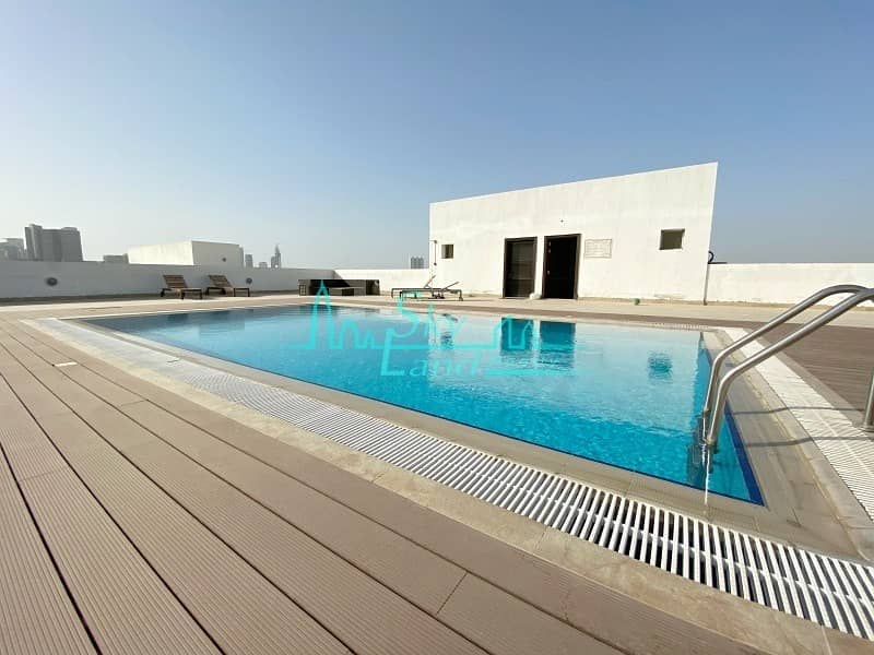 Modern 4 Bed+M Villa-Penthouse With Shared Pool