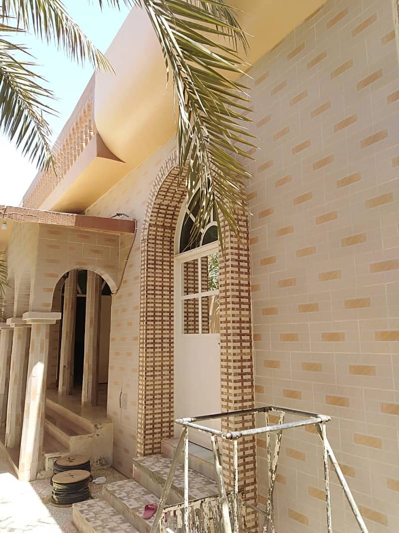 Villa for sale in the Emirate of Ajman in Al Rawda 3 area, at a price that is competitive with market price
