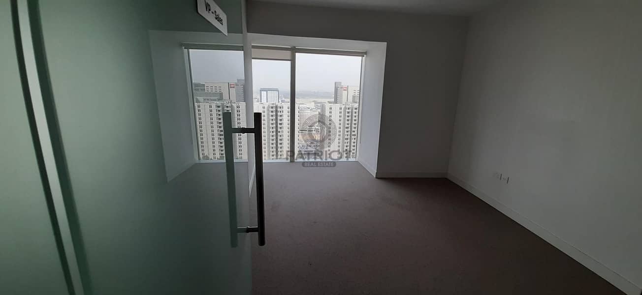 24 Chiller Free|Fitted Office| SZR & Sea Views