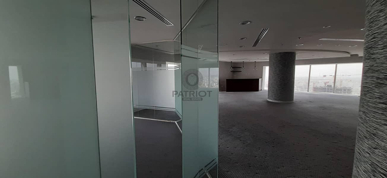 70 Chiller Free|Fitted Office| SZR & Sea Views