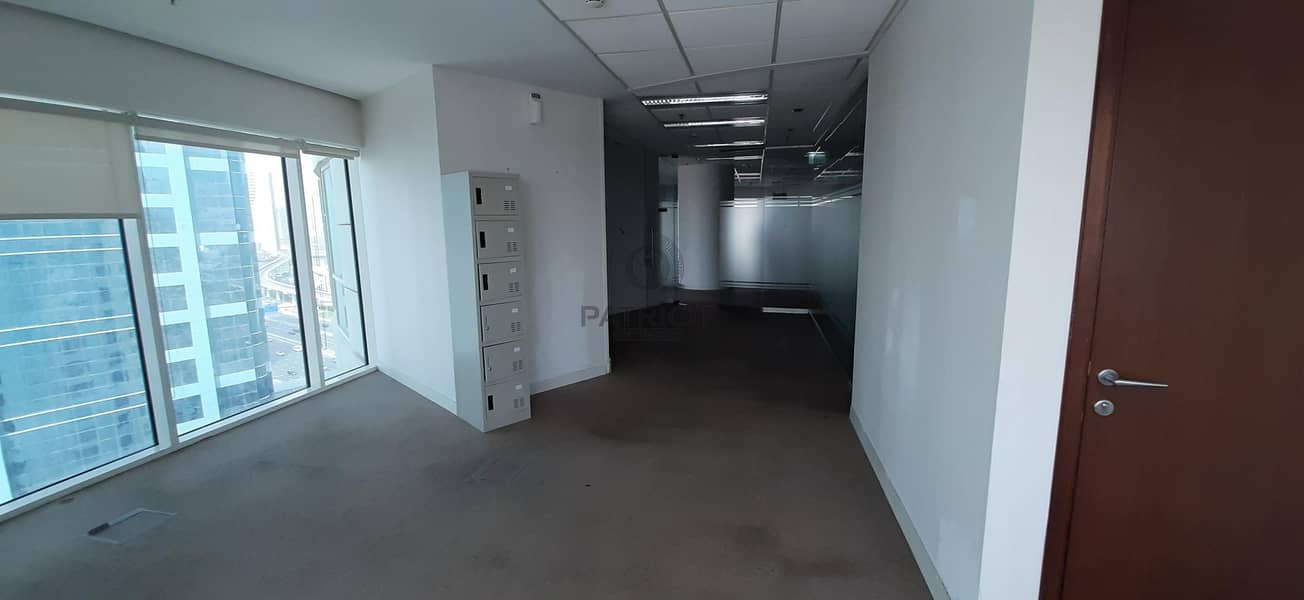 82 Chiller Free|Fitted Office| SZR & Sea Views