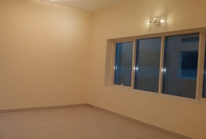 spacious and luxury 2BHK WITH 3 WASHROOMS WITH LAUNDRY ROOM FAMILY BUILDING CLOSE TO POND PARK