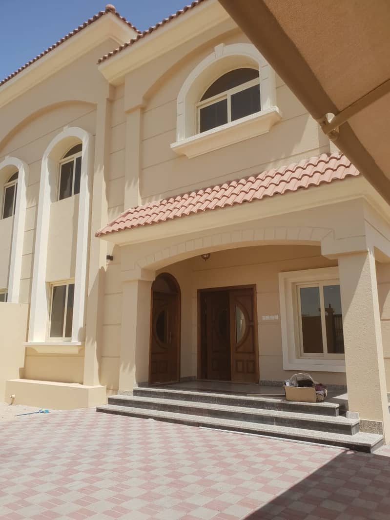 Amazing Villa For Rent In Hoshi Sharjah. . 5 BHK