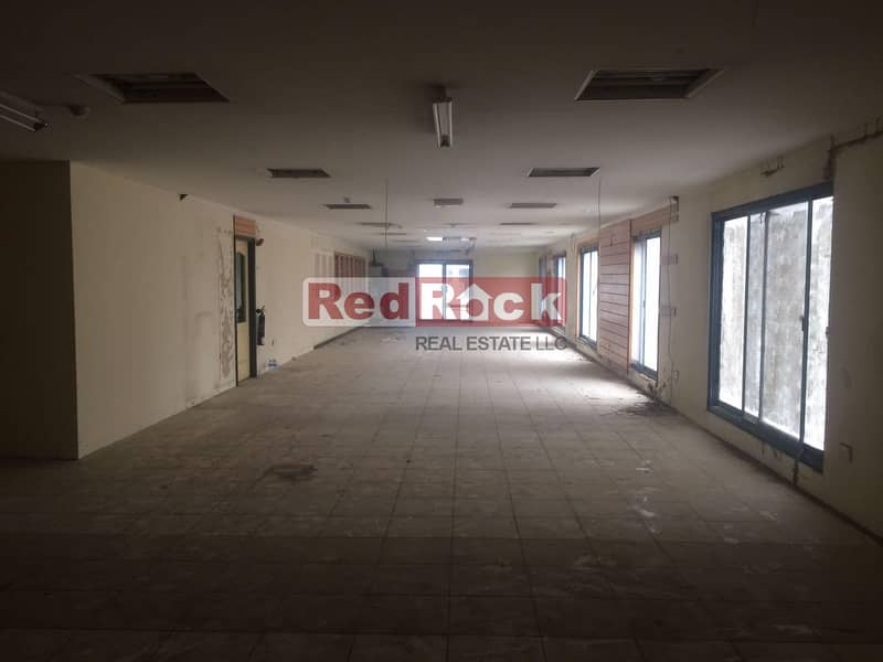 Excellent Location 4700 Sqft Showroom in Ras Al Khor with 20% Discount On Agency Fees