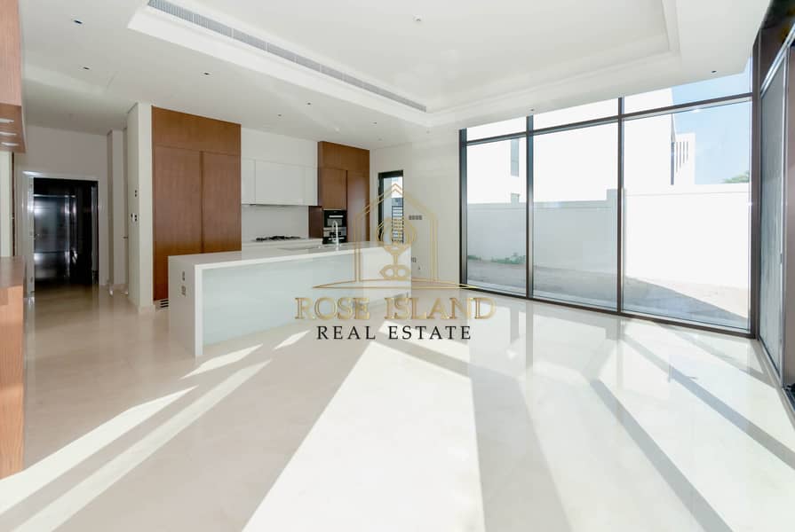 EXCLUSIVE|STYLISH 4 BR VILLA IN PRIME LOCATION EXCLUSIVE|STYLISH 4 BR VILLA IN PRIME LOCATION