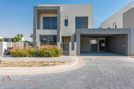 Vacant | 4 BR Corner with huge plot | Single row Vacant | 4 BR Corner with huge plot | Single row