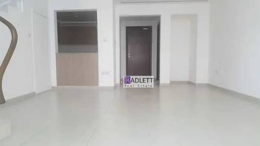 Beautiful 2 BR Townhouse | Vacant Now! Beautiful 2 BR Townhouse | Vacant Now!