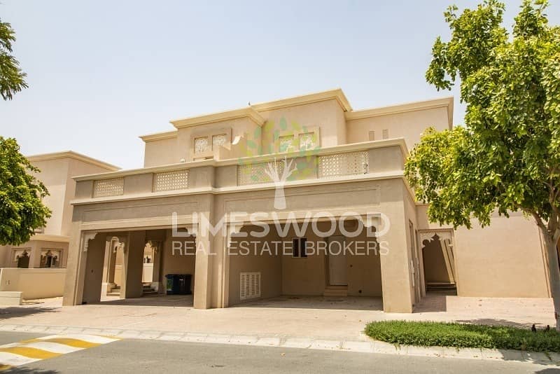 Fully Sterilized and Gorgeous Middle Unit | 3 Beds