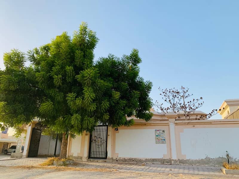 Villa for sale in the Rawda 1 area, large area 6400 feet, at a special price, and next to all services